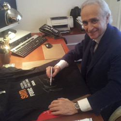 Josep Carreras con la camiseta oficial