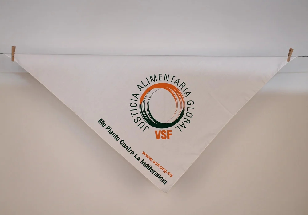 <br />
<b>Warning</b>:  Undefined variable $title in <b>/home/teefactory/public_html/00-helpers.php</b> on line <b>112</b><br />
